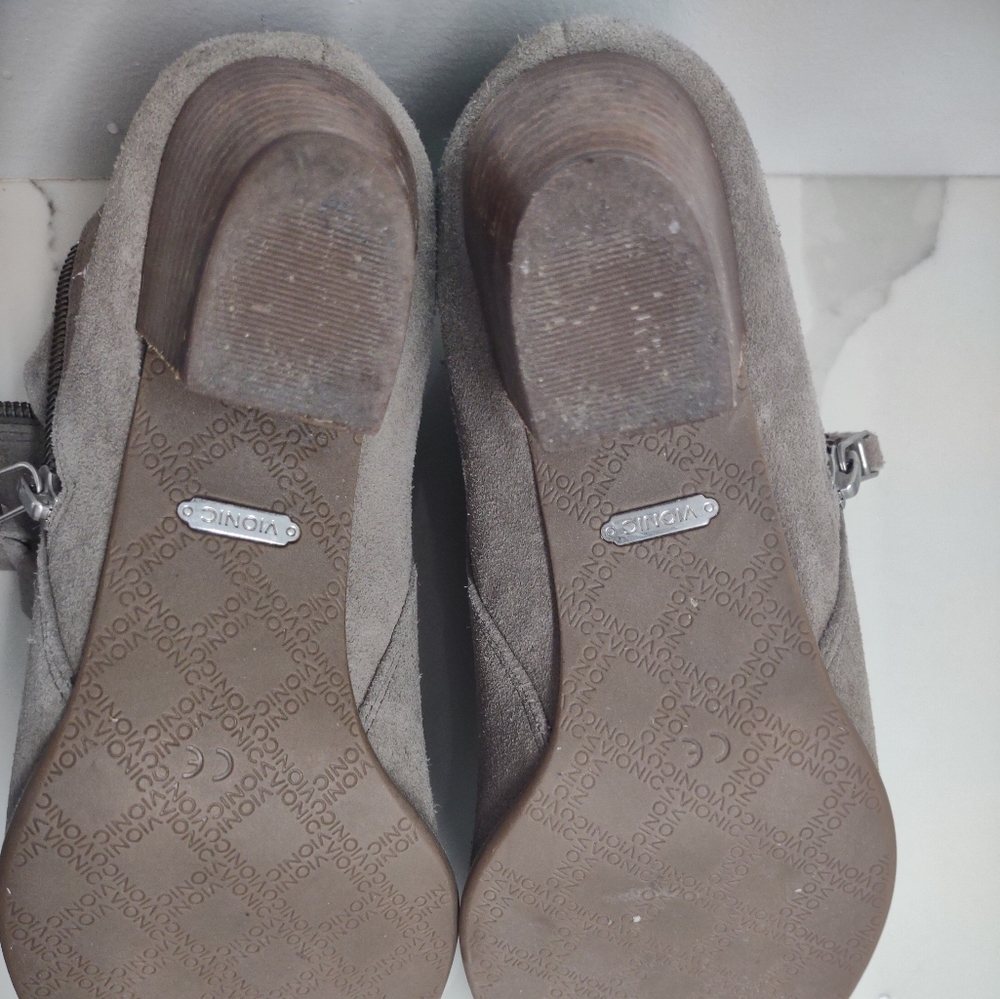 Vionic • Sterling Boot - Picture 9 of 15